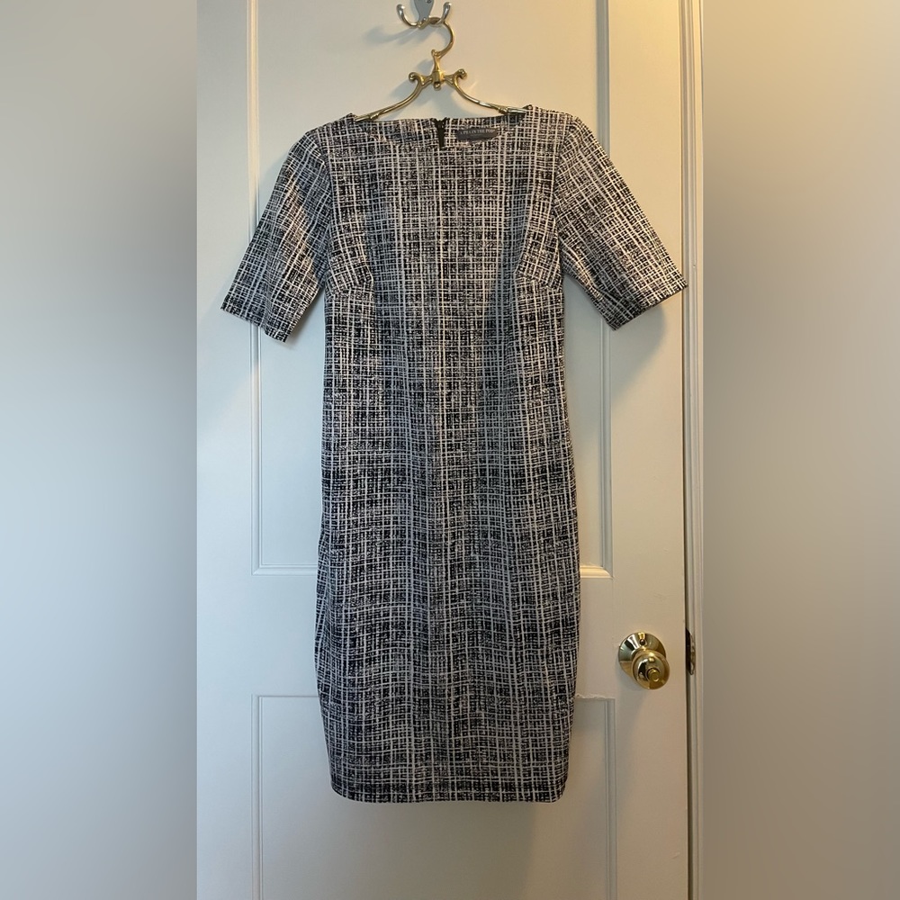 A Pea in a Pod maternity work dress size medium lightly worn size medium